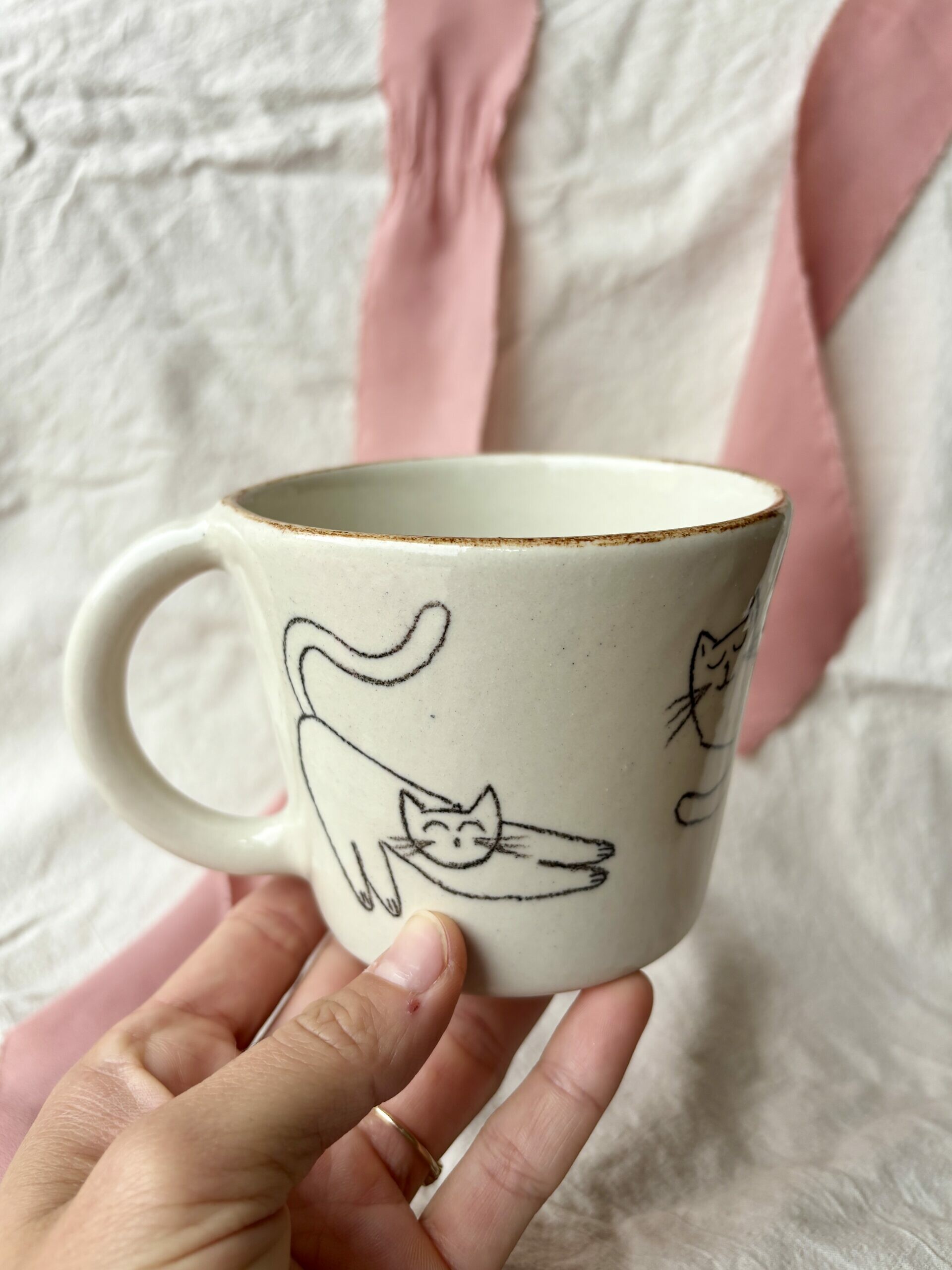 Kubek z kotkami z uchem 350 ml( bez brązowego rantu) - obrazek 5