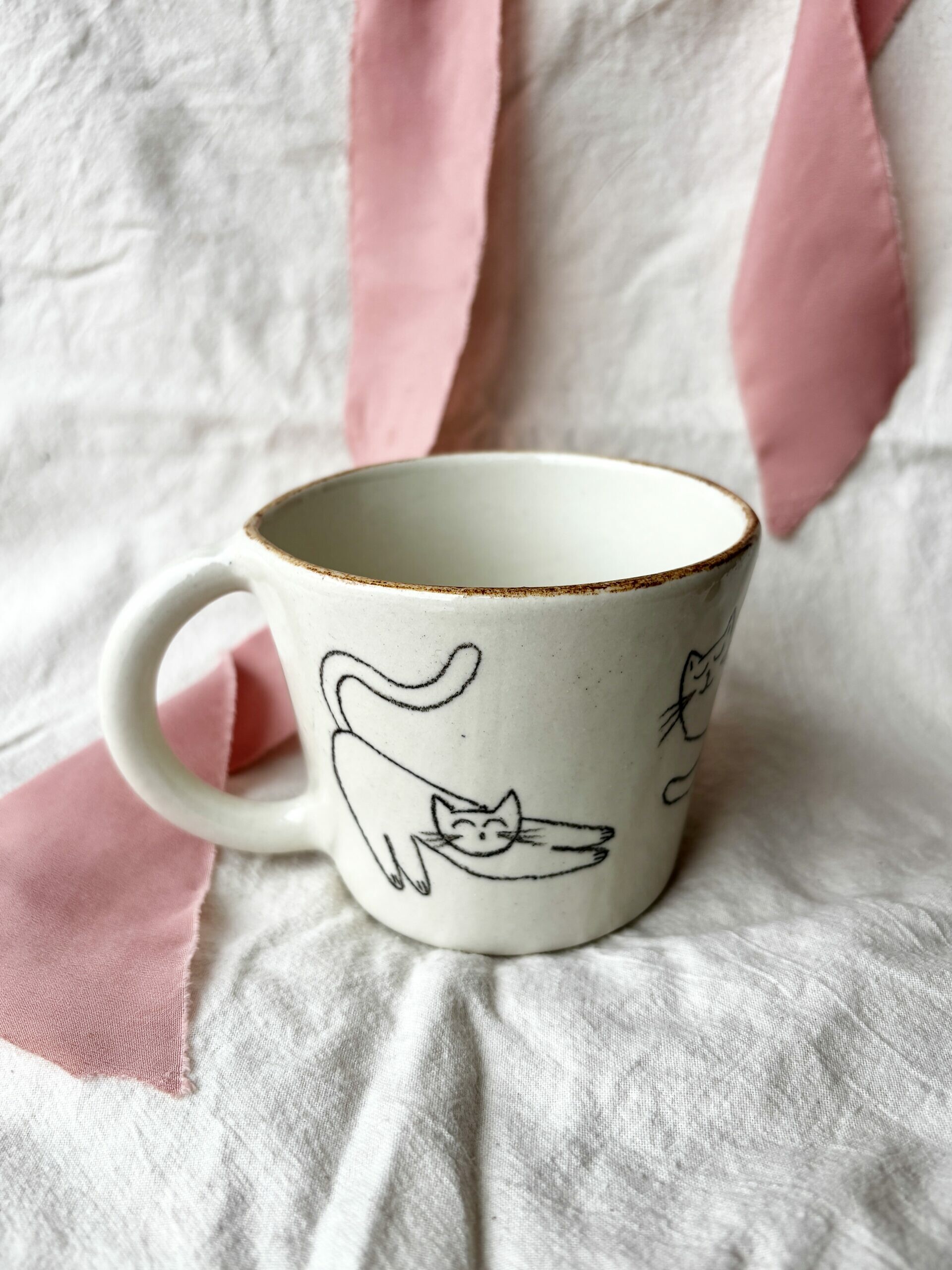 Kubek z kotkami z uchem 350 ml( bez brązowego rantu)