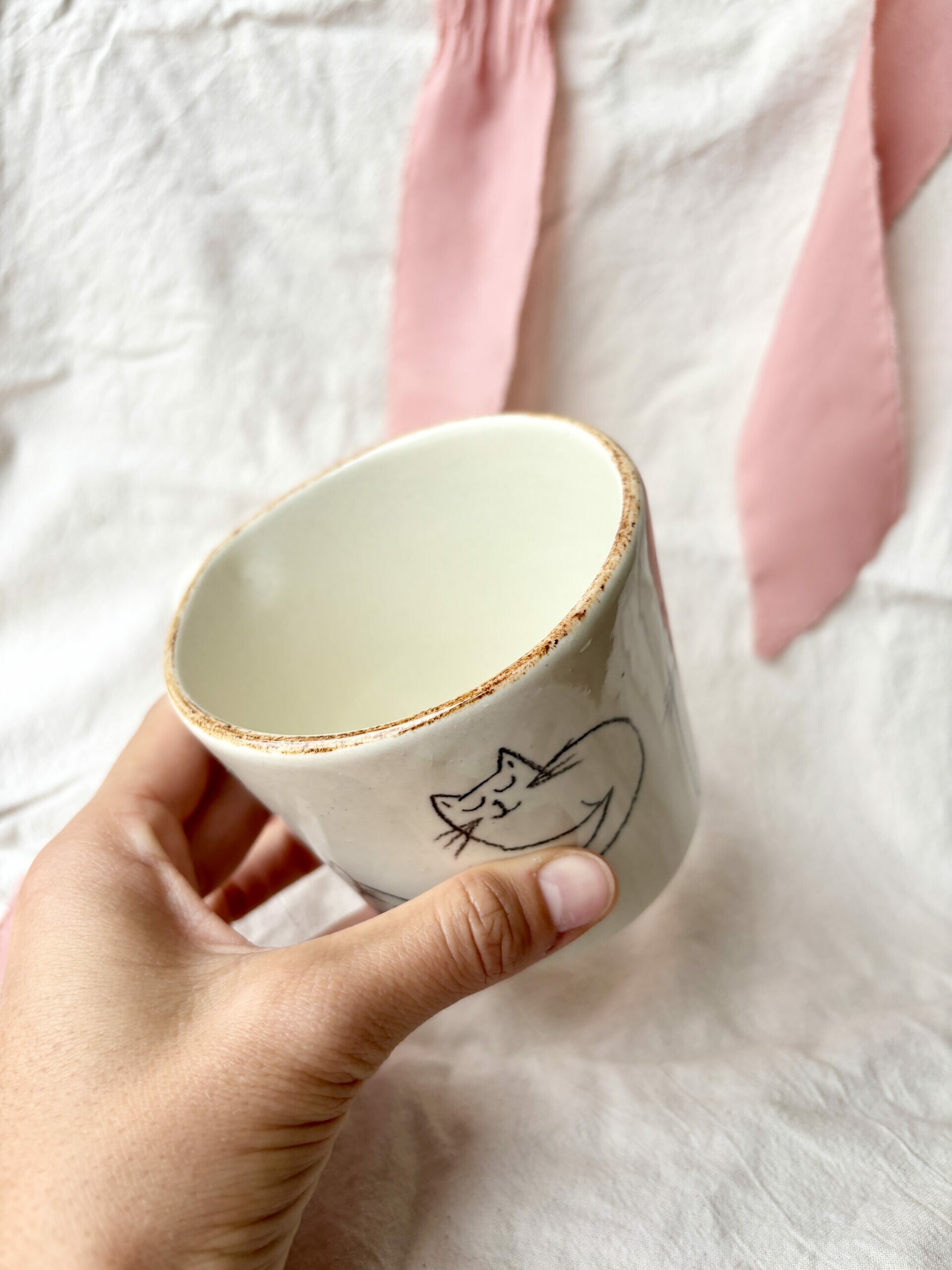 Kubek z kotkami z uchem 350 ml( bez brązowego rantu) - obrazek 2