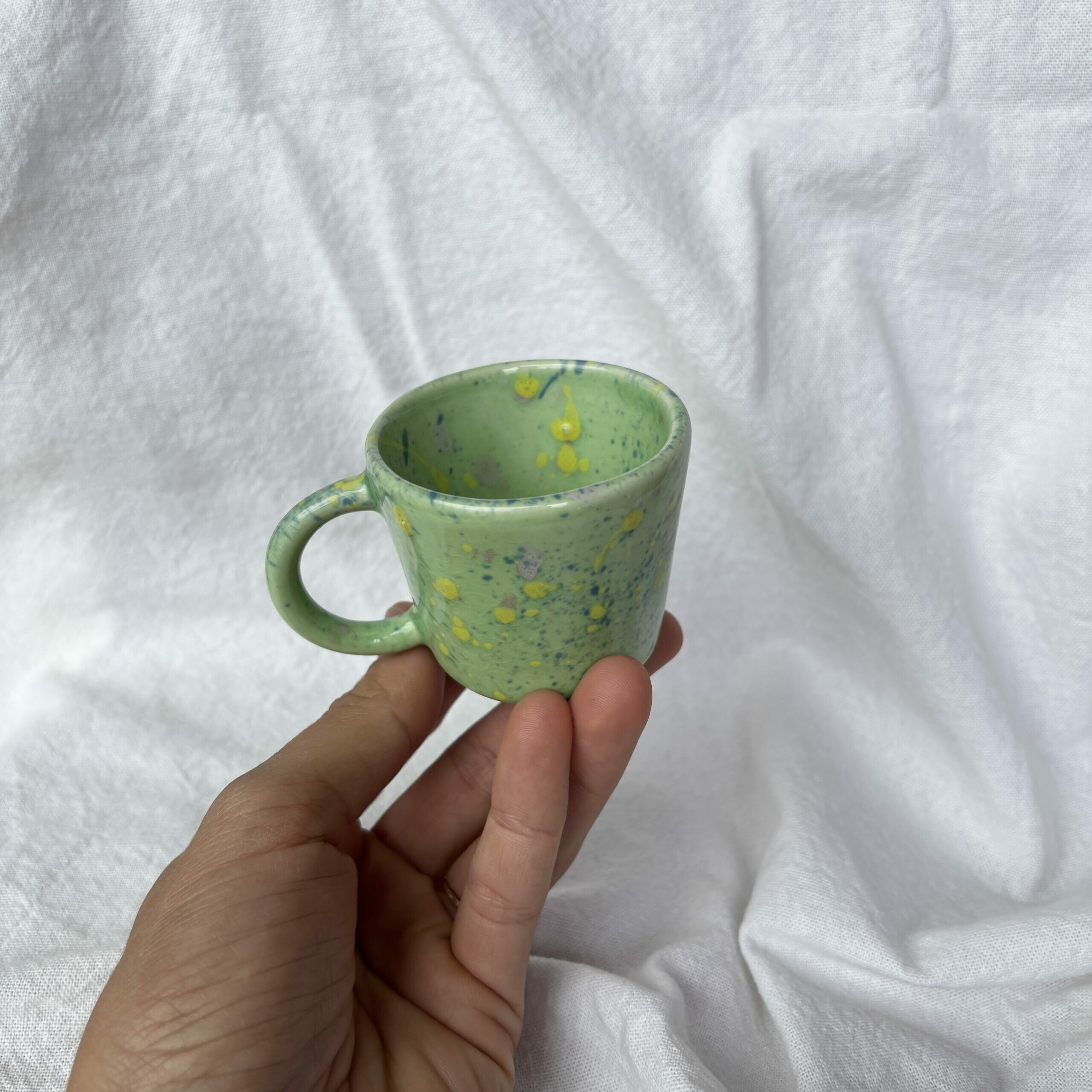 Kubek espresso zielone chlapki z uchem 60 ml - obrazek 2