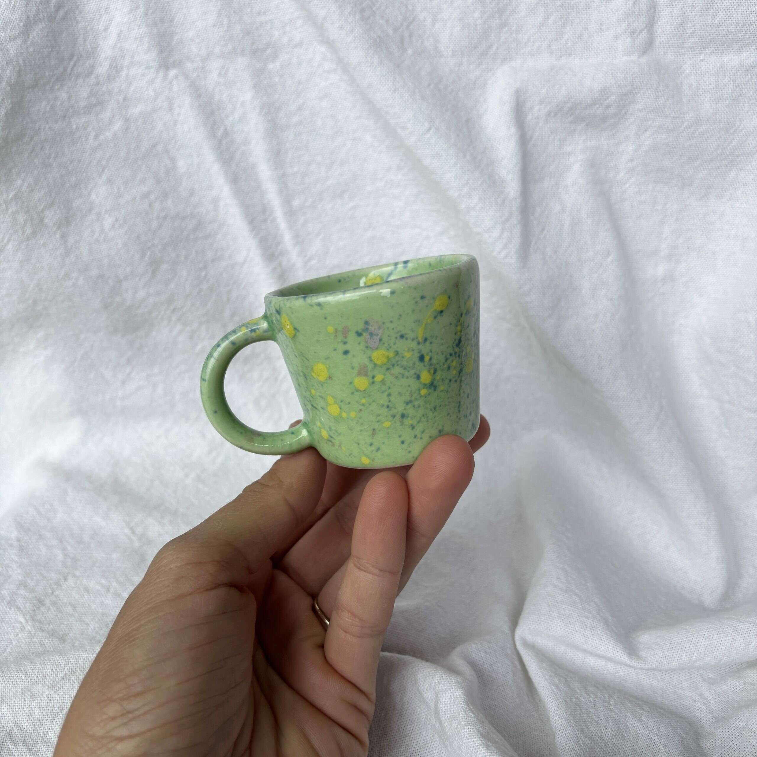 Kubek espresso zielone chlapki z uchem 60 ml