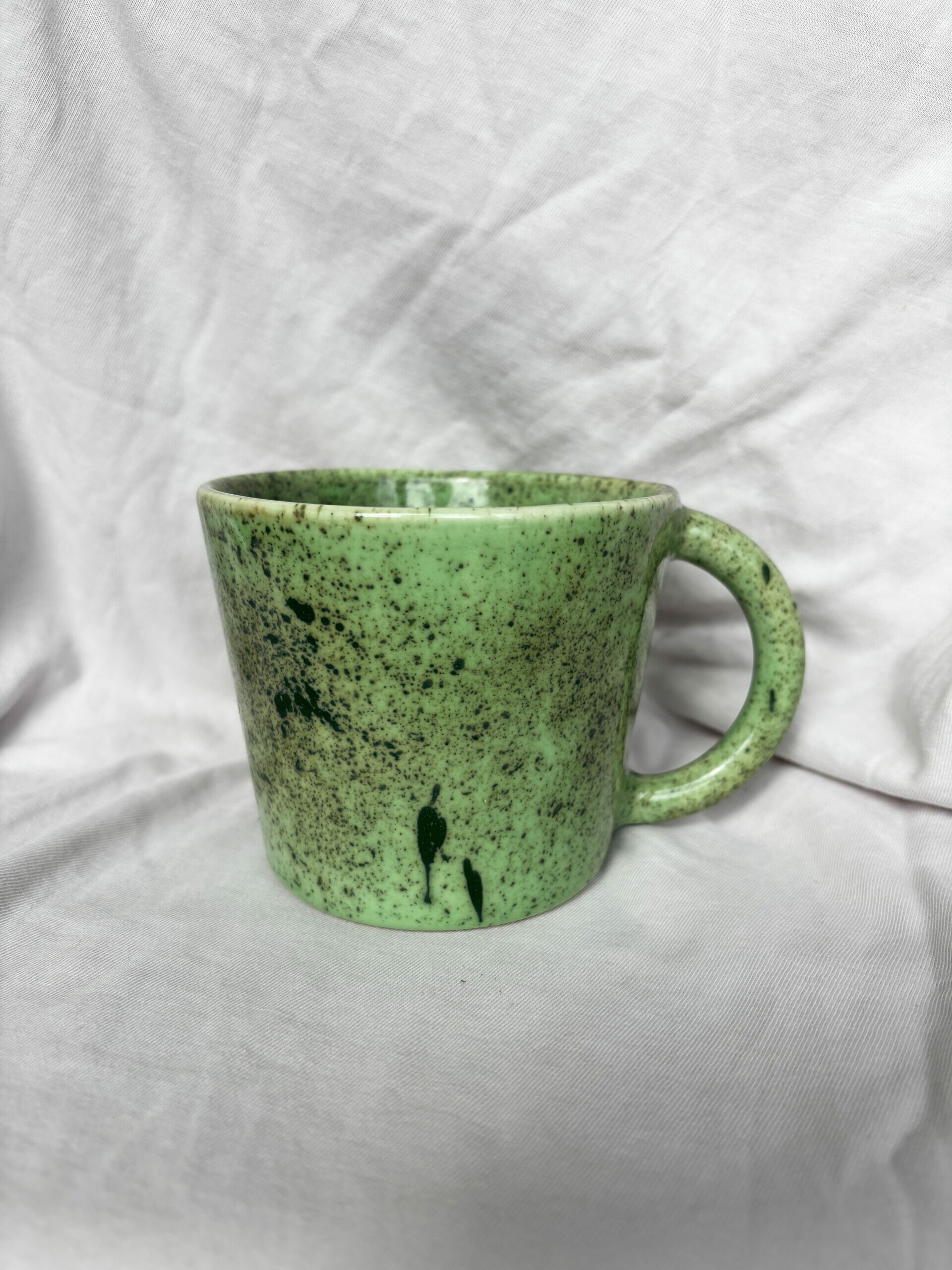 Kubek zielony ciemny z uchem 350 ml