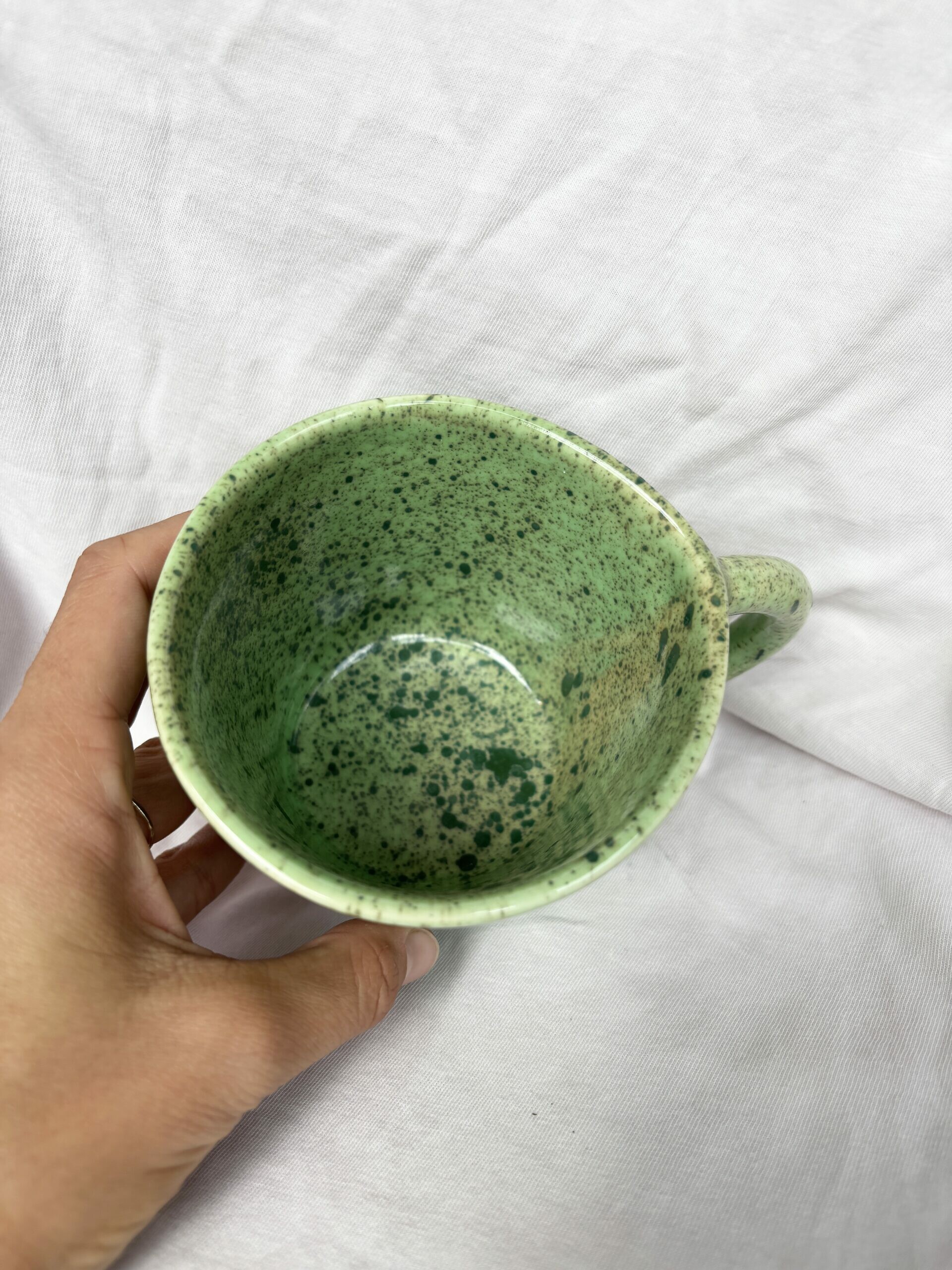 Kubek zielony ciemny z uchem 350 ml - obrazek 3