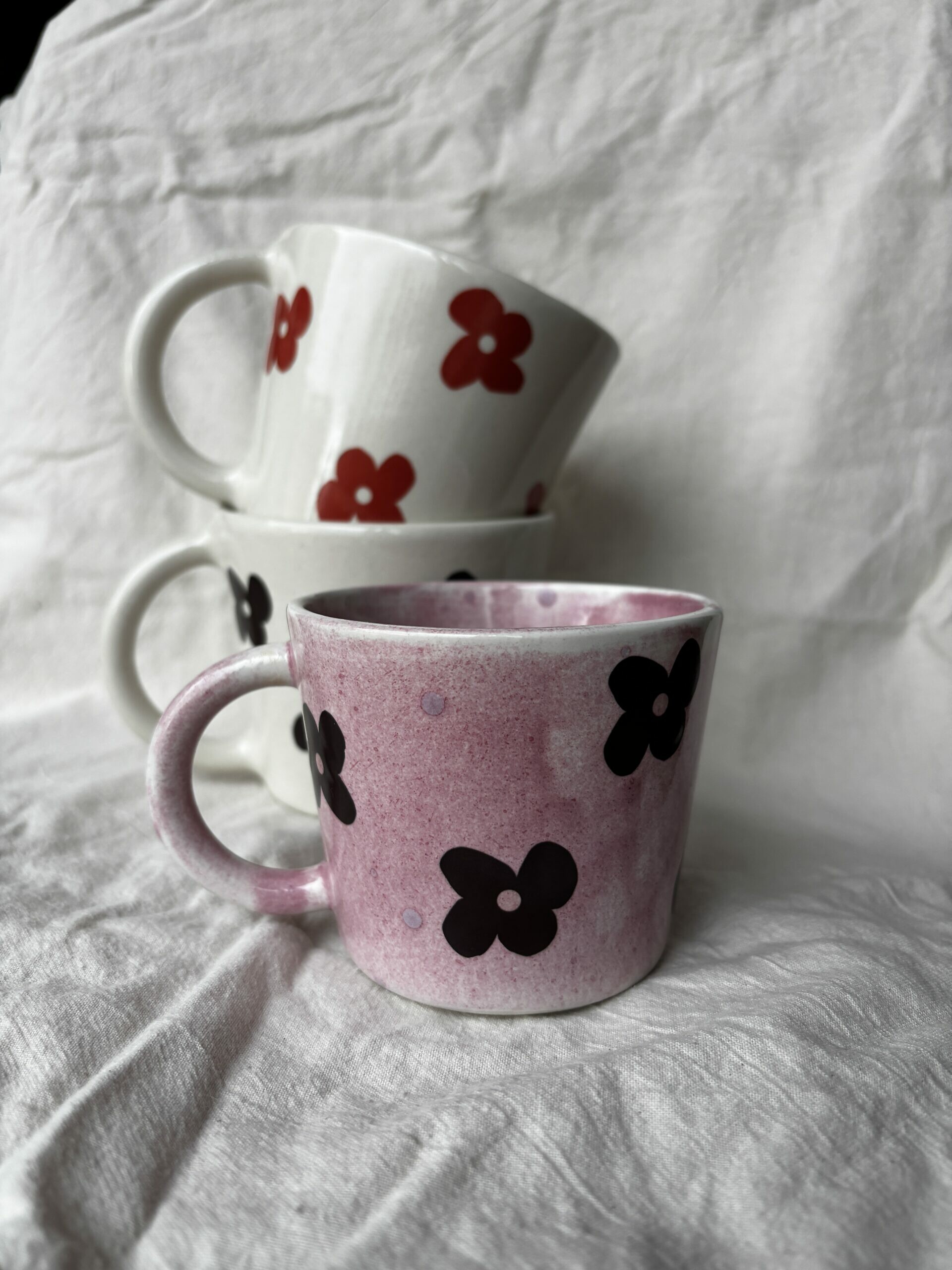 Kubek różowy w czekoladowe kalki z uchem 200 ml - obrazek 5