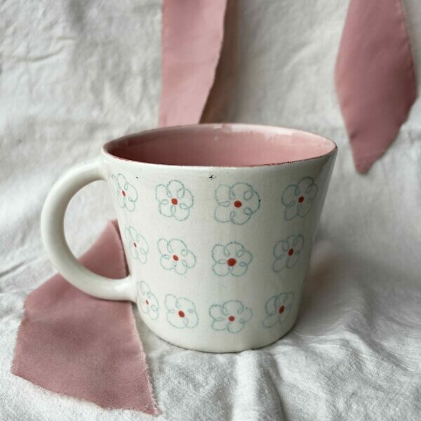 Kubek kwiatki niebieski wzór z uchem 350 ml