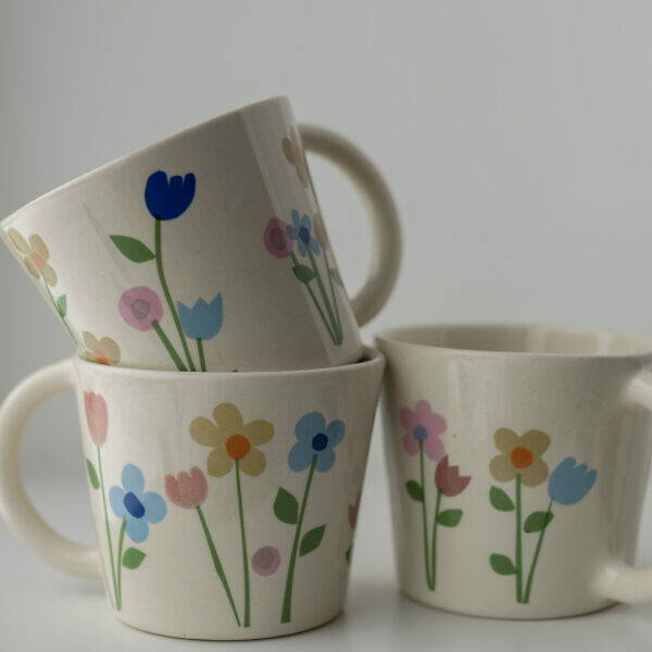 Kubek kalki kwiaty z uchem 350 ml